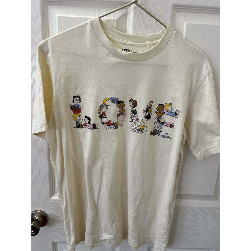 UNIQLO PEANUTS UT Graphic T-shirt M Snoopy Love Unisex Peace For All